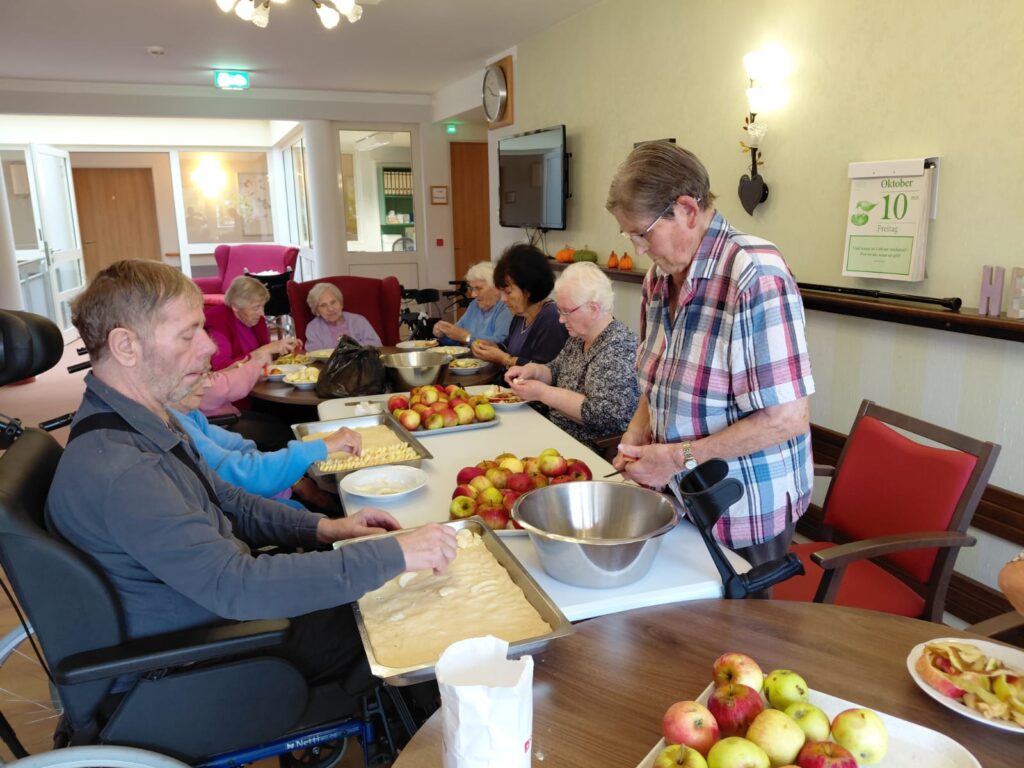 Herbstliche Apfelernte in unserer Einrichtung: Backfreude und Leckereien!